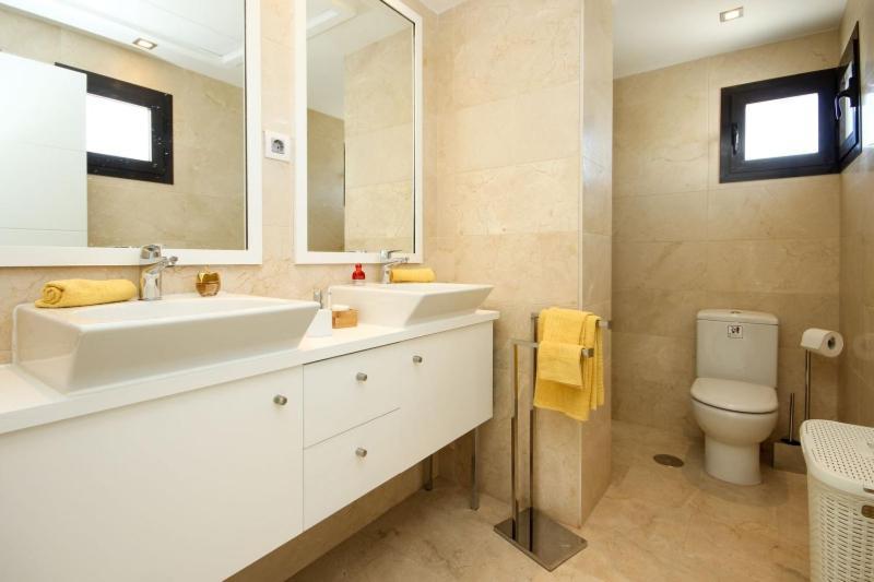 Casares Del Mar Luxury Apartments Penthouse With Beach Access Buitenkant foto