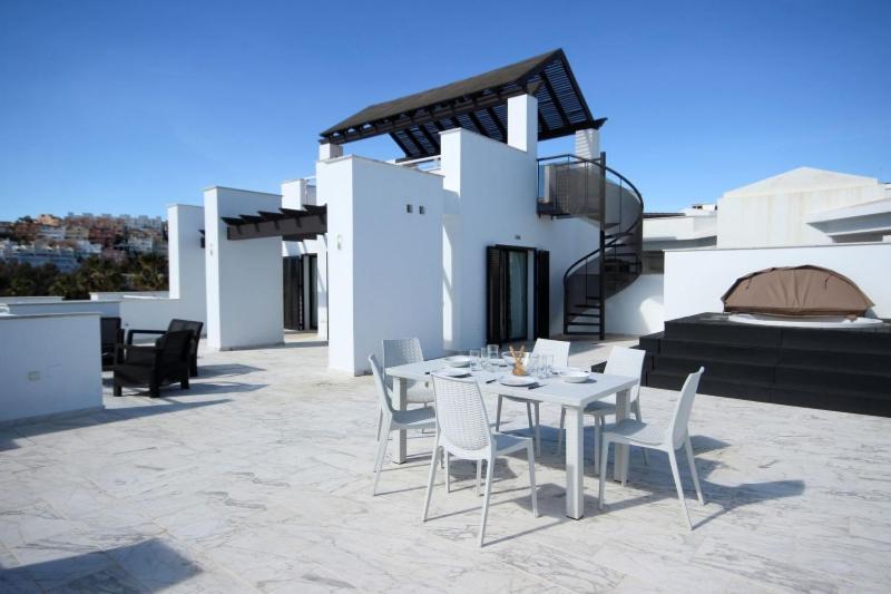 Casares Del Mar Luxury Apartments Penthouse With Beach Access Buitenkant foto